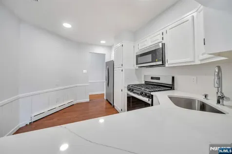 231 Hillside Avenue Paramus NJ 07652