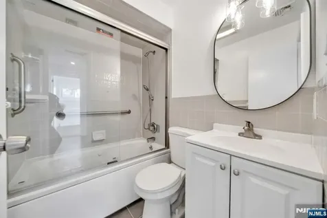 231 Hillside Avenue Paramus NJ 07652
