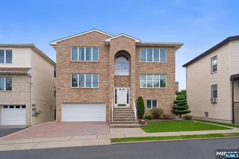 364 Broad Street Carlstadt NJ 07072