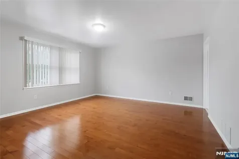 364 Broad Street Carlstadt NJ 07072