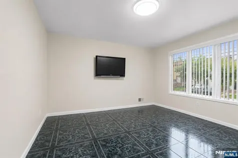 364 Broad Street Carlstadt NJ 07072