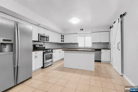 364 Broad Street Carlstadt NJ 07072