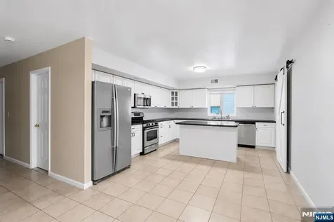 364 Broad Street Carlstadt NJ 07072
