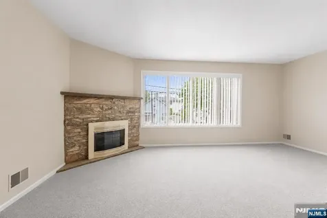 364 Broad Street Carlstadt NJ 07072