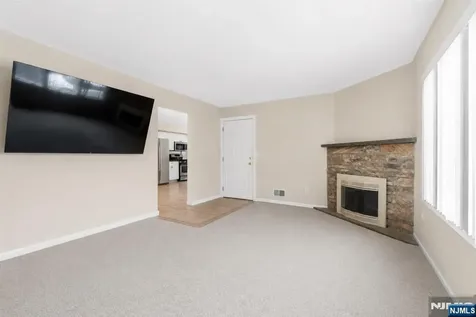 364 Broad Street Carlstadt NJ 07072