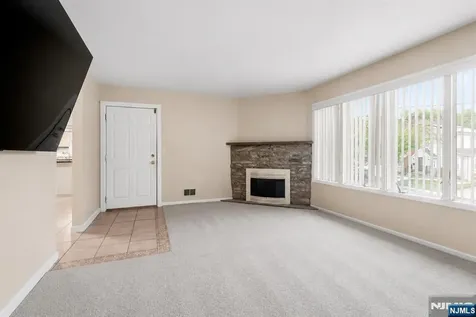 364 Broad Street Carlstadt NJ 07072