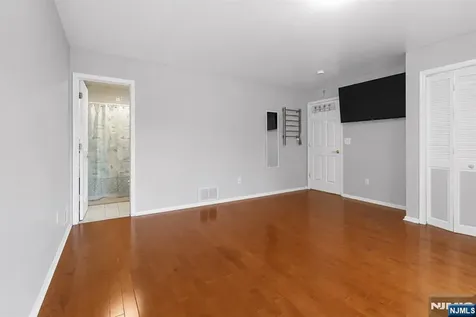 364 Broad Street Carlstadt NJ 07072