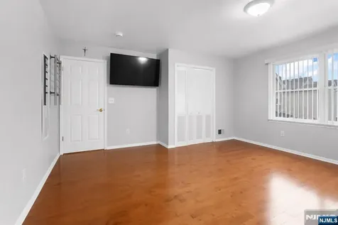 364 Broad Street Carlstadt NJ 07072