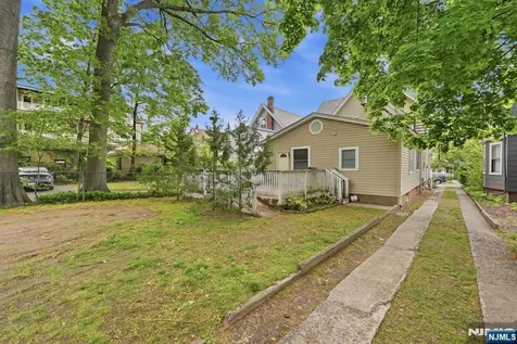 160 Ashland Avenue Bloomfield NJ 07003