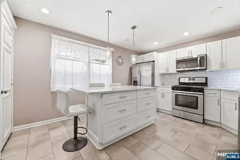 160 Ashland Avenue Bloomfield NJ 07003