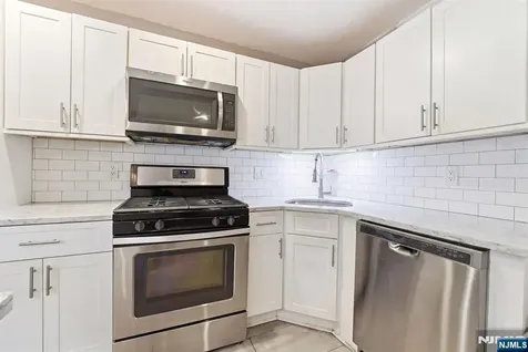 160 Ashland Avenue Bloomfield NJ 07003