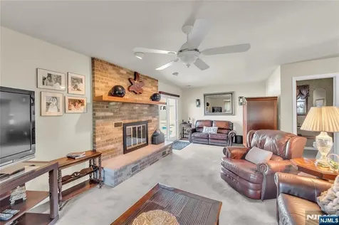 6 Jay Street Old Tappan NJ 07675
