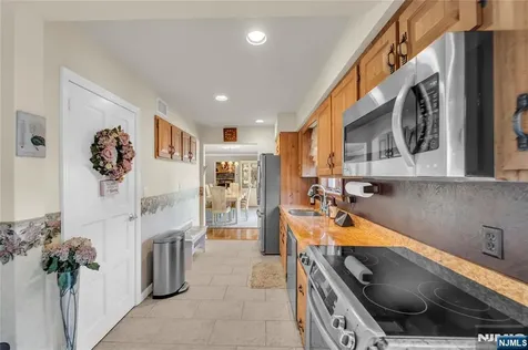 6 Jay Street Old Tappan NJ 07675