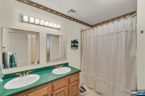 6 Jay Street Old Tappan NJ 07675