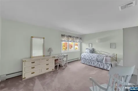 6 Jay Street Old Tappan NJ 07675
