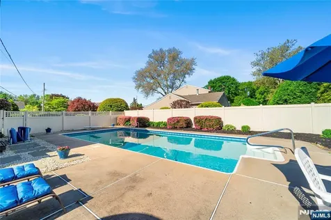 6 Jay Street Old Tappan NJ 07675