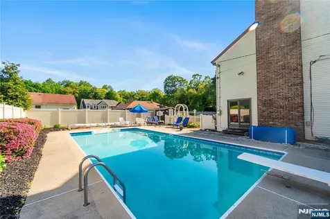 6 Jay Street Old Tappan NJ 07675