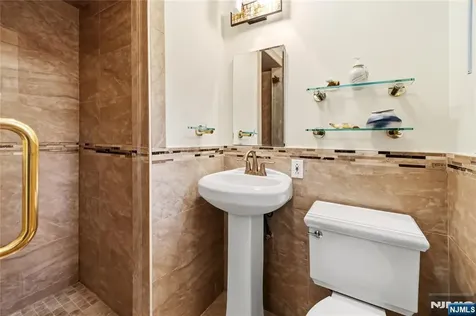 568 Stellman Road River Vale NJ 07675