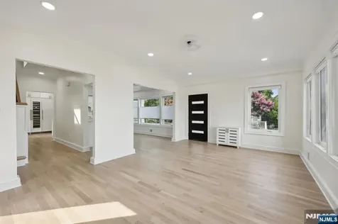 606 5th Street Carlstadt NJ 07072