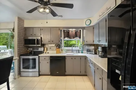 10 Hemlock Place Ringwood NJ 07456