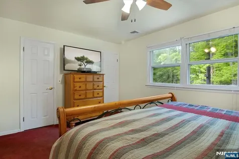 10 Hemlock Place Ringwood NJ 07456