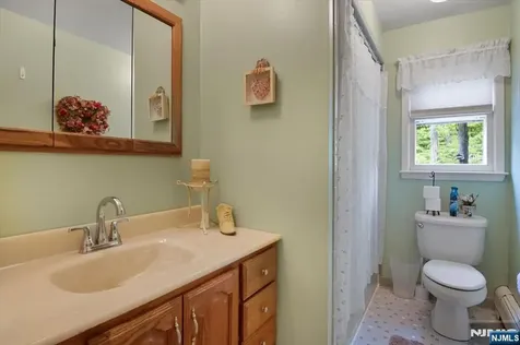 10 Hemlock Place Ringwood NJ 07456