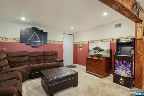 10 Hemlock Place Ringwood NJ 07456