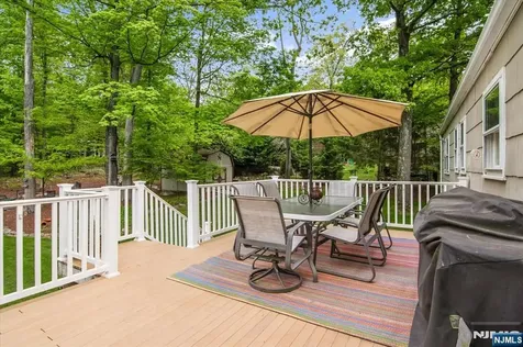 10 Hemlock Place Ringwood NJ 07456