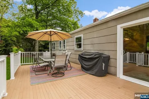10 Hemlock Place Ringwood NJ 07456