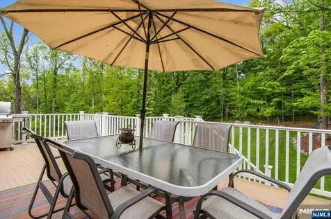 10 Hemlock Place Ringwood NJ 07456