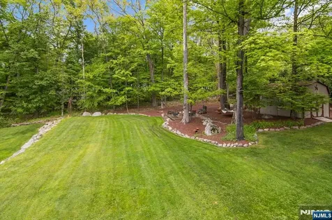 10 Hemlock Place Ringwood NJ 07456