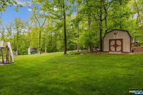 10 Hemlock Place Ringwood NJ 07456