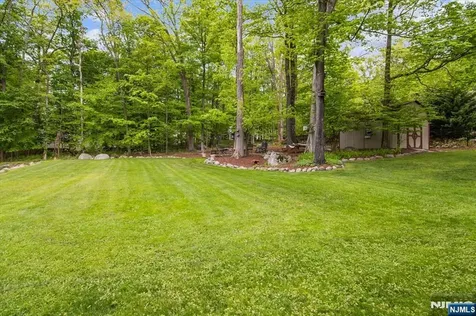 10 Hemlock Place Ringwood NJ 07456