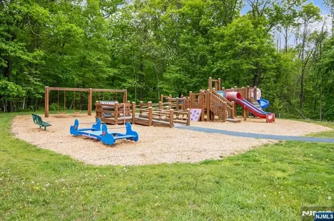 10 Hemlock Place Ringwood NJ 07456