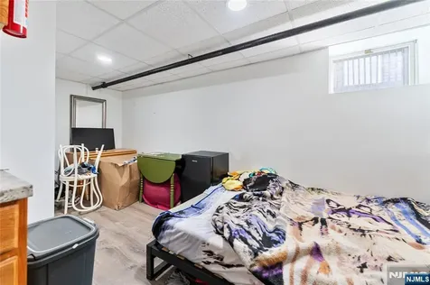 186 Oakwood Avenue Cliffside Park NJ 07010