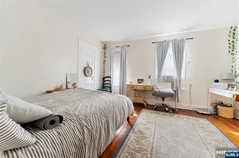 186 Oakwood Avenue Cliffside Park NJ 07010