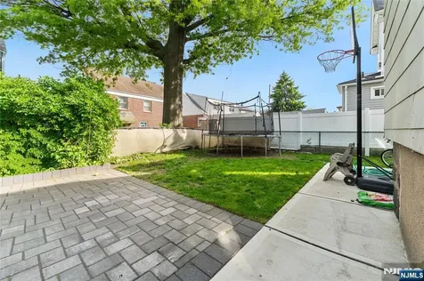 186 Oakwood Avenue Cliffside Park NJ 07010