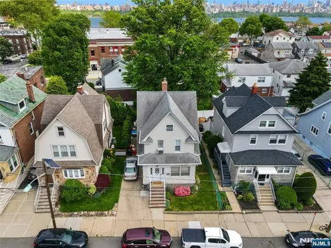 186 Oakwood Avenue Cliffside Park NJ 07010