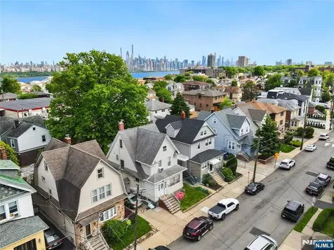186 Oakwood Avenue Cliffside Park NJ 07010