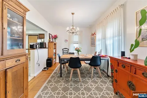 186 Oakwood Avenue Cliffside Park NJ 07010