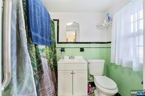 186 Oakwood Avenue Cliffside Park NJ 07010
