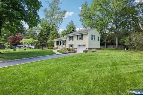 108 Kohring Circle Harrington Park NJ 07640