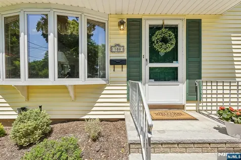 108 Kohring Circle Harrington Park NJ 07640