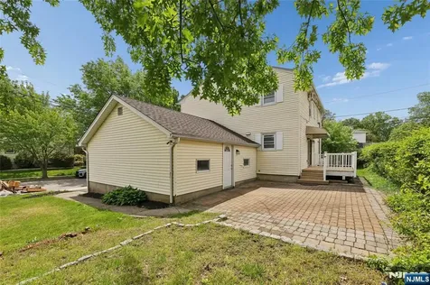 14 John Court Clifton NJ 07013