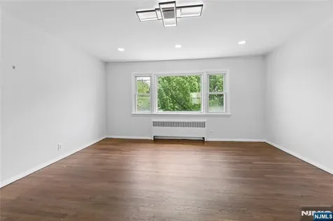 14 John Court Clifton NJ 07013