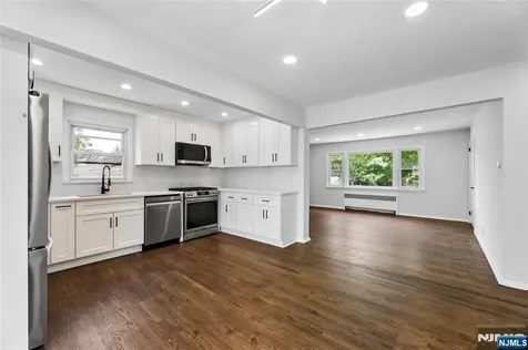 14 John Court Clifton NJ 07013