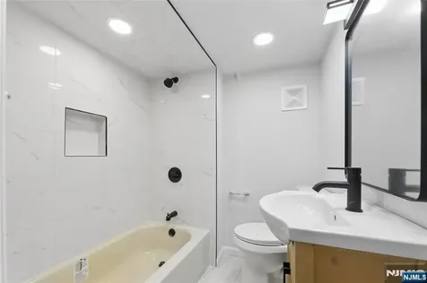 14 John Court Clifton NJ 07013