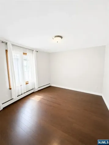 284 Livingston Lyndhurst NJ 07071