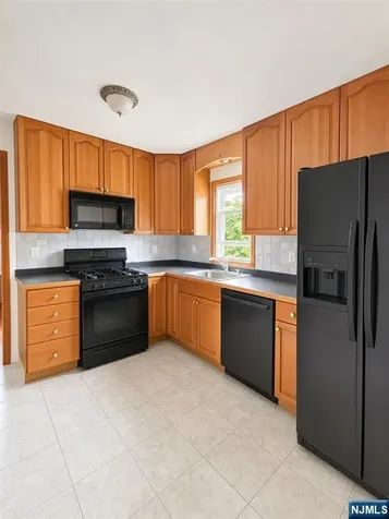 284 Livingston Lyndhurst NJ 07071