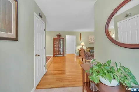9 Ryerson Avenue Oakland NJ 07436